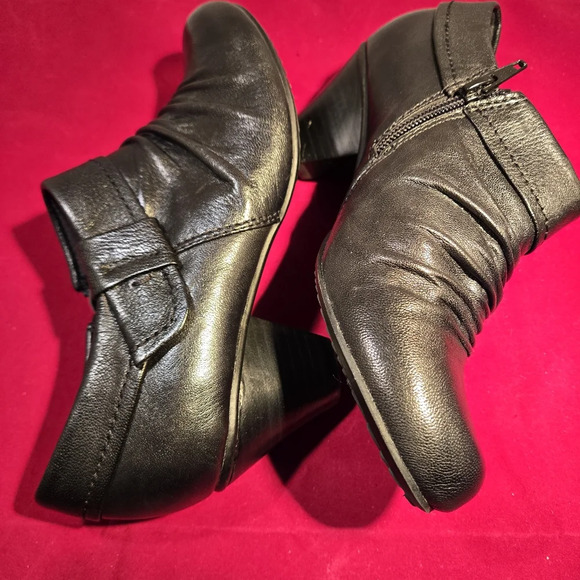 Pure Sole Leather Booties Black Side Zipper Decorative Strap Women's Size 5.5M - Picture 6 of 11